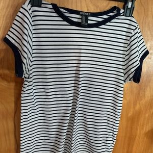 Women’s navy blue striped tshirt